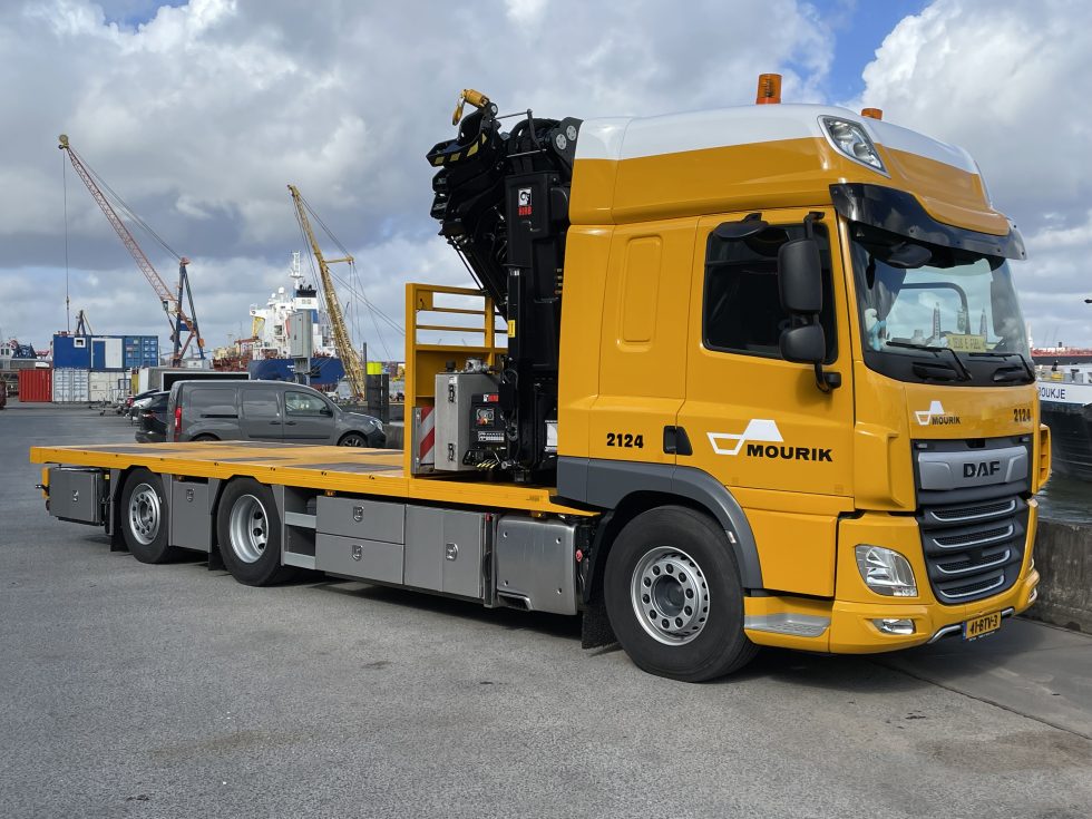 Een Open Carrosserie Met Een Hiab X Hipro Ep Op Een Daf Cf Wsg