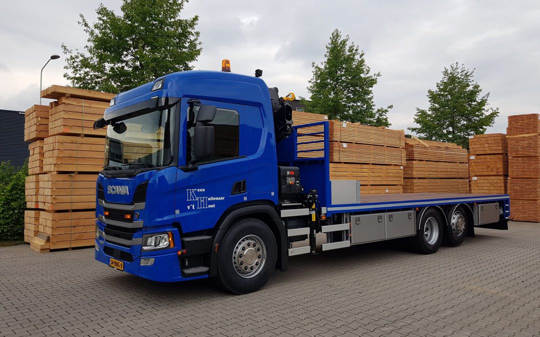 Open carrosserie met Hiab X-DUO 112 B2 autolaadkraan gemonteerd op een Scania P360 B6X2LA truck