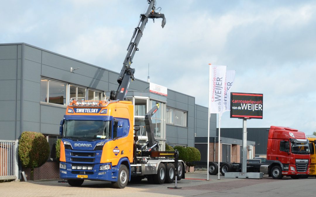 Diverse in 2019 afgeleverde haakarm installaties, kraan-haak combinaties en containersystemen.