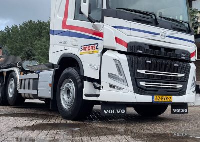 Volvo FM met 30 tons Multilift haakarm containersysteem