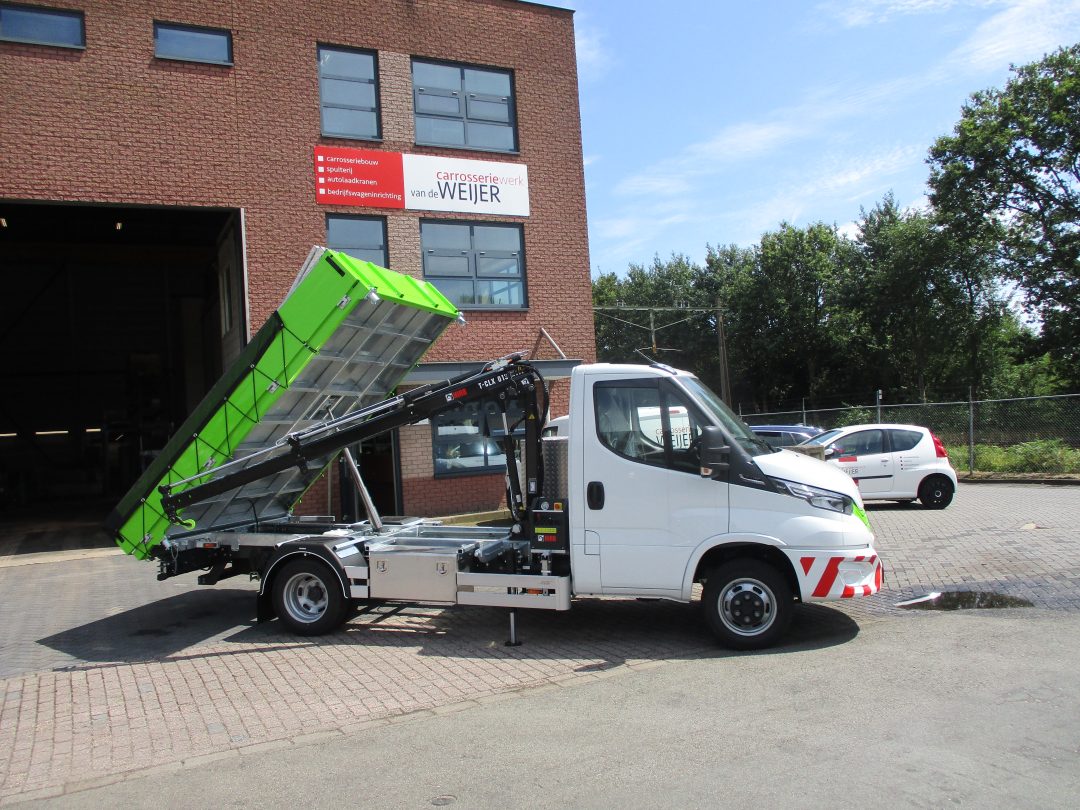 3stuks Iveco Daily met diverse open carrosserieën