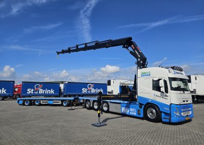 Volvo FM-Electric met Hiab 558 EP-6 op W-floor