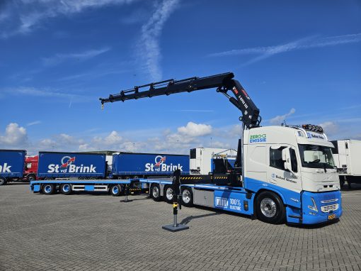 Volvo FM-Electric met Hiab 558 EP-6 op W-floor