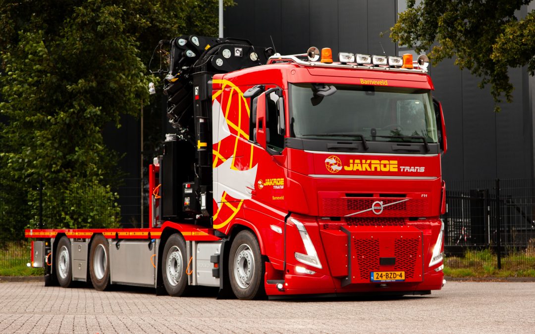 Volvo FH 4-asser met Hiab X-Hipro 858+Jib op W-floor