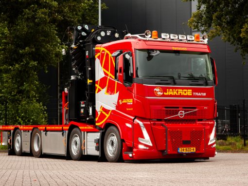 Volvo FH 4-asser met Hiab X-Hipro 858+Jib op W-floor