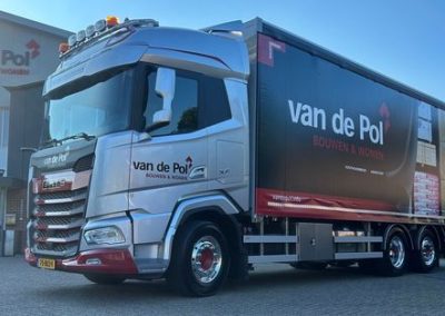 DAF XF 6×2 met schuifzeilcarrosserie