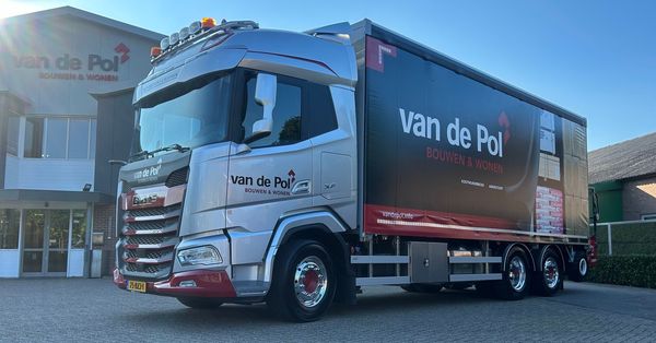 DAF XF 6×2 met schuifzeilcarrosserie