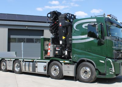 Volvo FH Tag-XL met W-Floor en Hiab X-HiPro 858