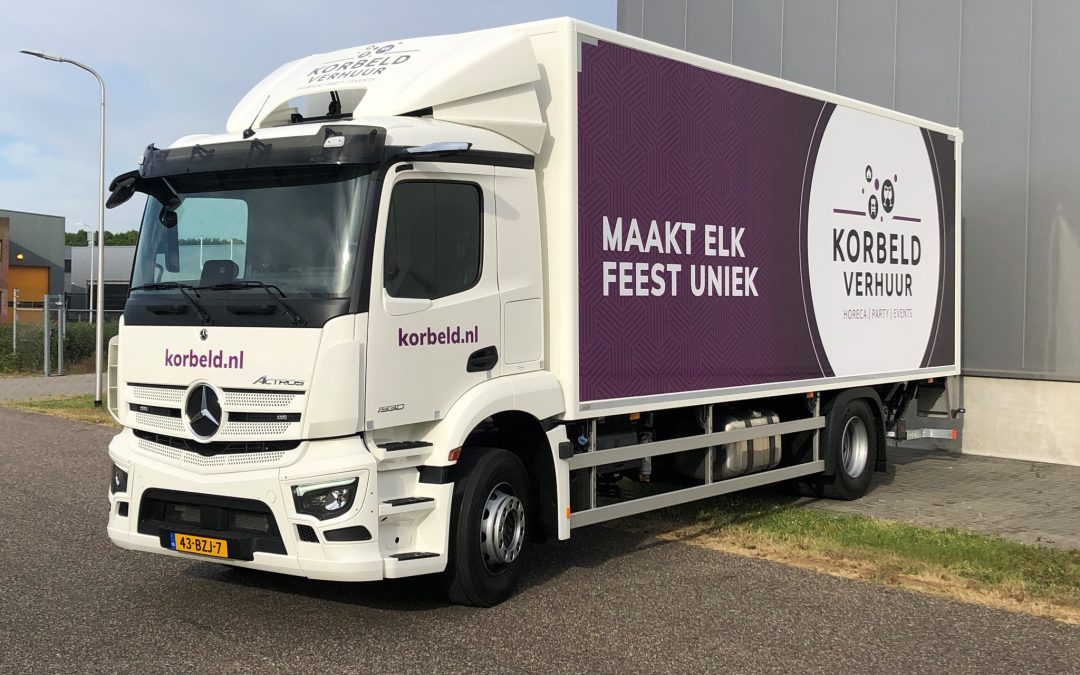 Mercedes-Benz Actros met gesloten laadbak