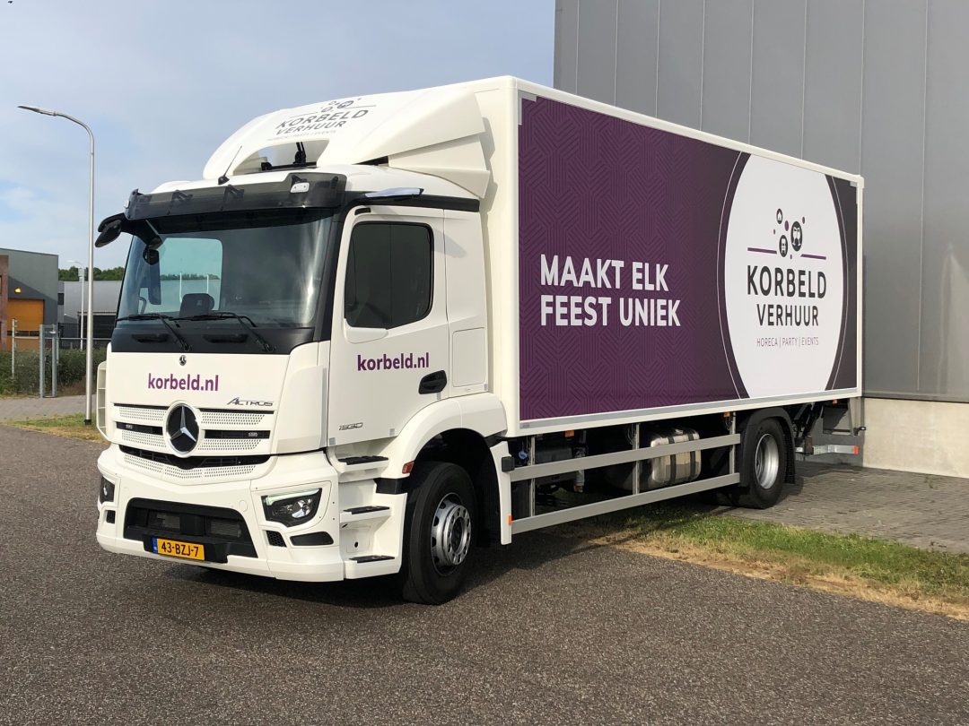 Mercedes-Benz Actros met gesloten laadbak