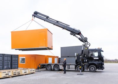 MB Arocs 8×2 met W-floor en Hiab X-HiPro 858