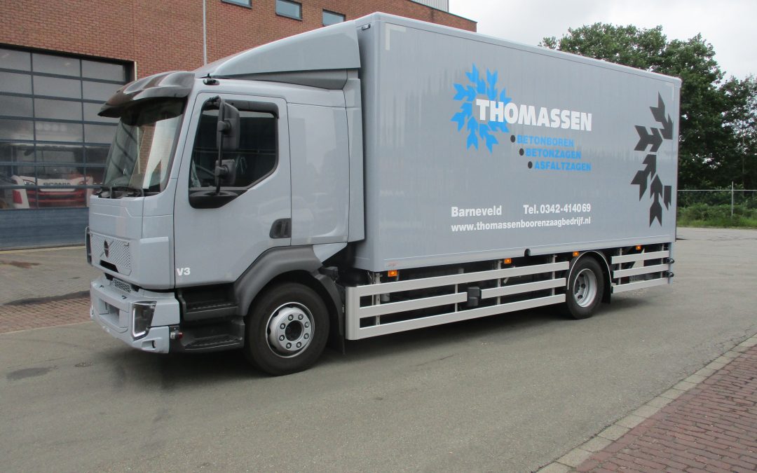 Volvo FL voorzien van aluminium snaplock carrosserie