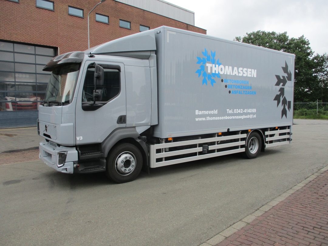 Volvo FL voorzien van aluminium snaplock carrosserie