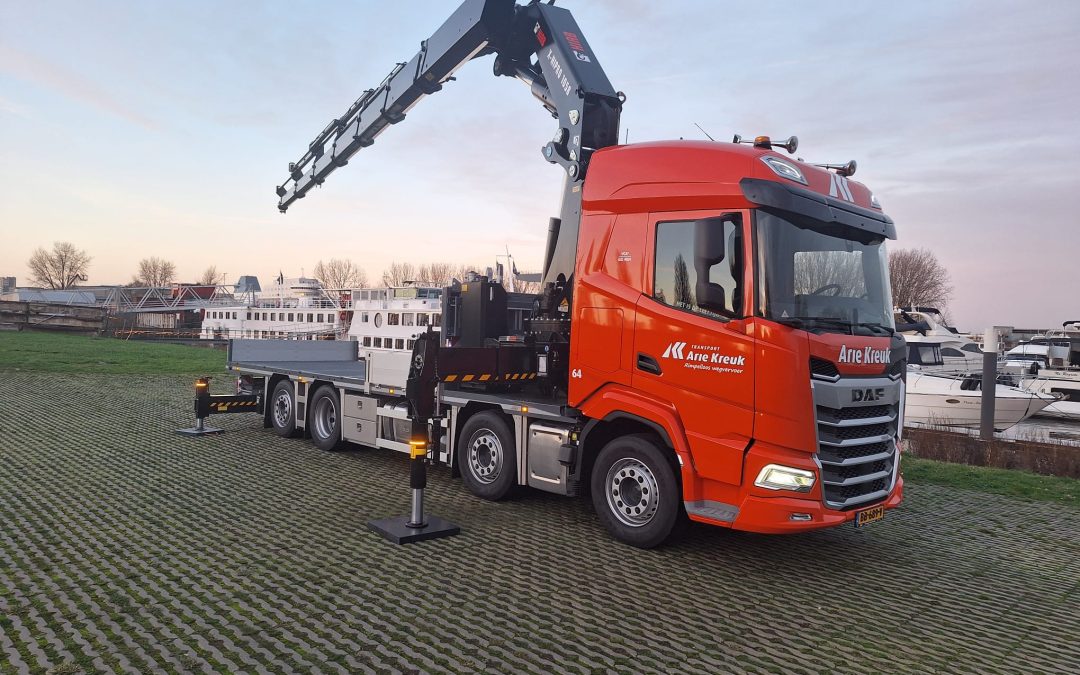 Daf XF 4-asser met W-floor en Hiab X-HiPro 1058