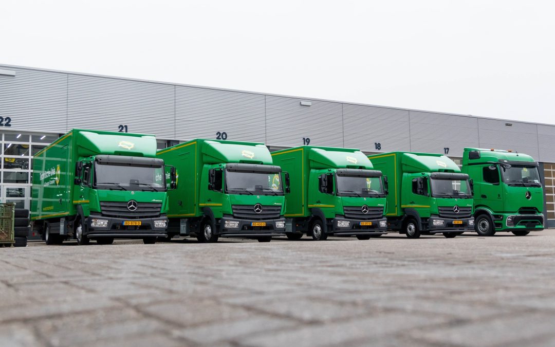 5 stuks Mercedes-benz Atego’s met gesloten opbouw